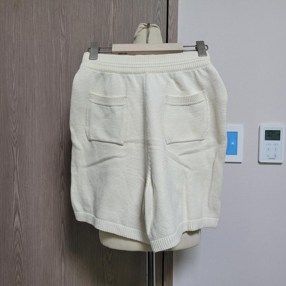 주말특가!!  한섬  타임  아이보리색  니트 반바지