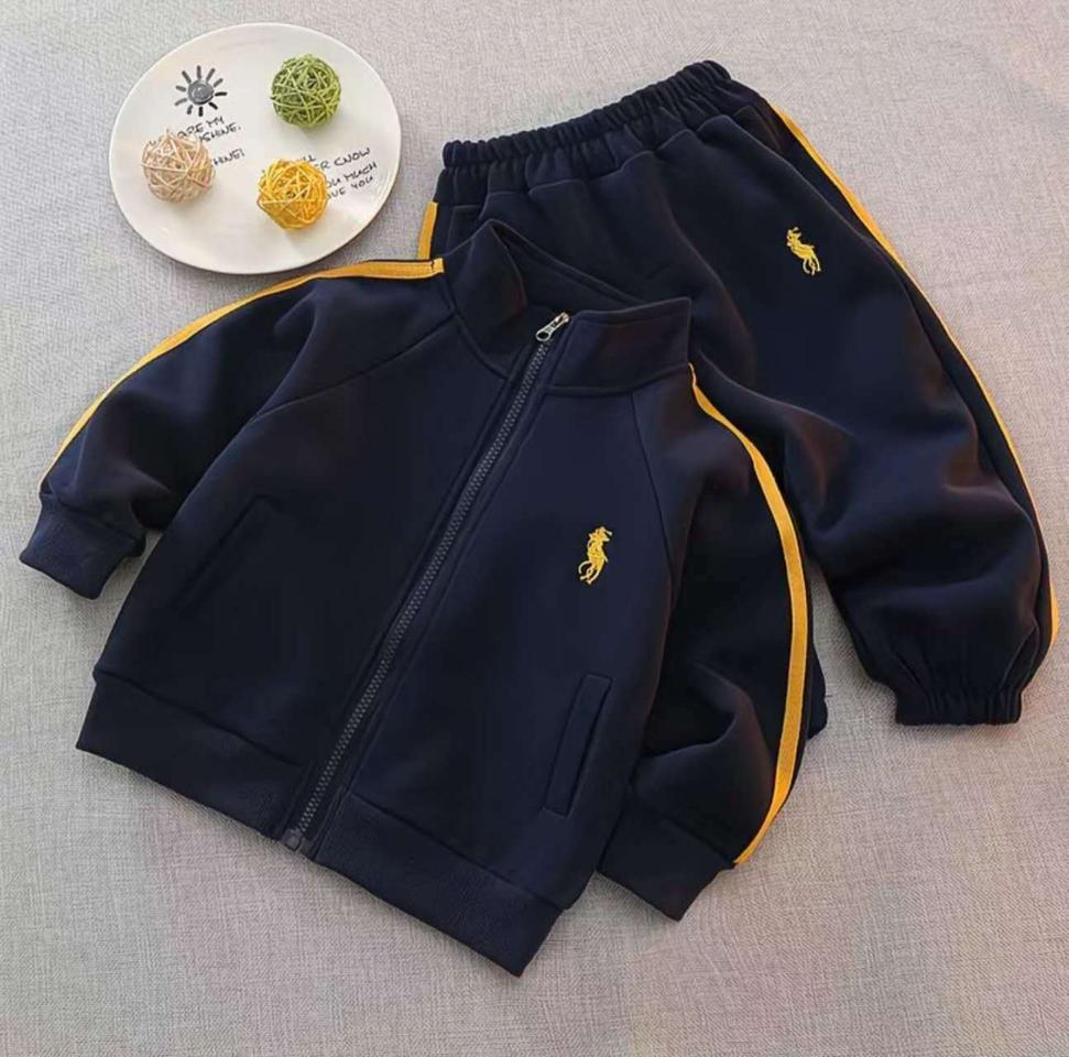 110사이즈 봄가을 아동 상하복(새것)