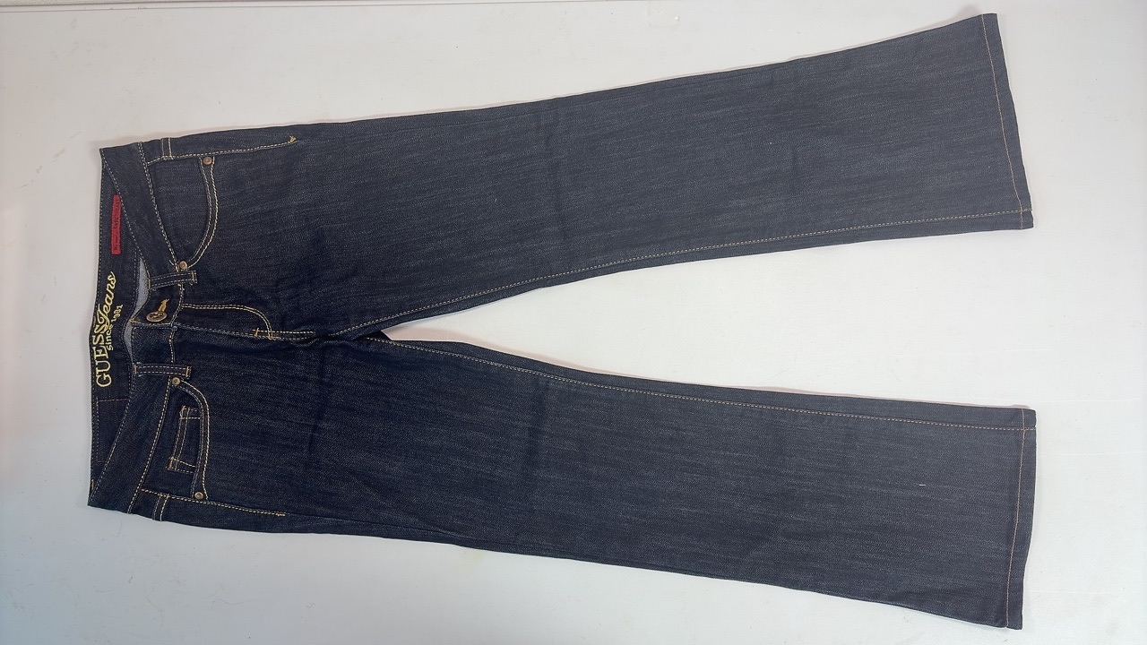 11010번 게스 [사계절] 여자 청바지 28 인치