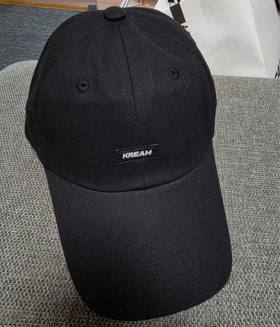 크림 볼캡 모자