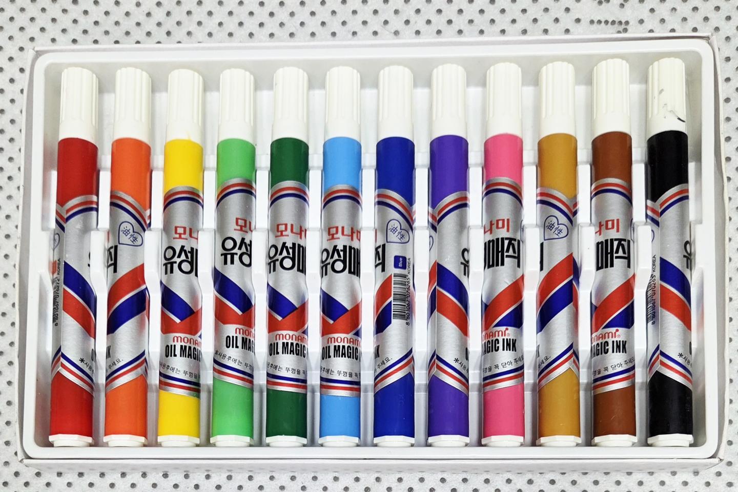 모나미 유성매직 12색