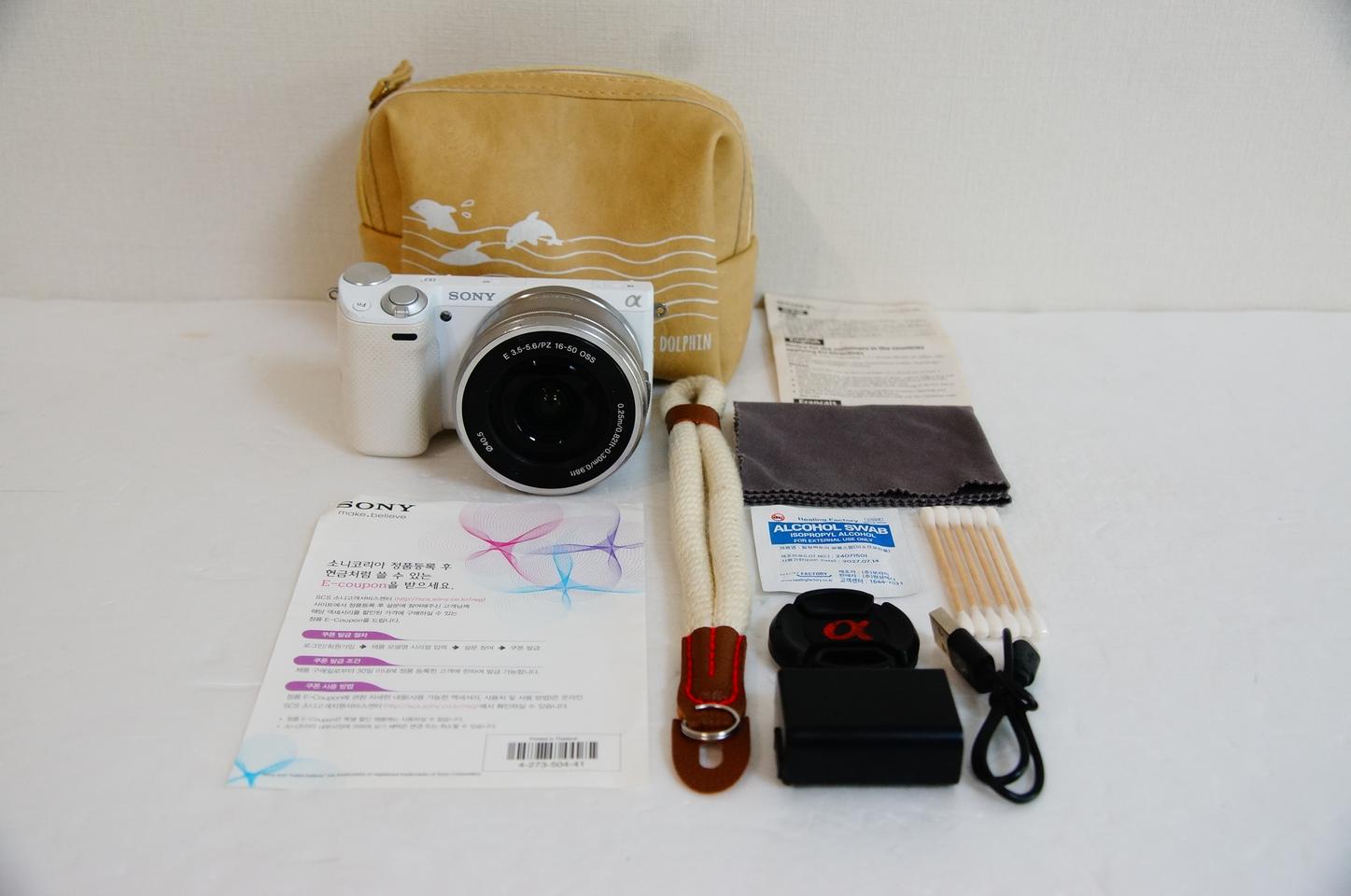 [소니] NEX-5T 화이트 미러리스카메라팝니다.