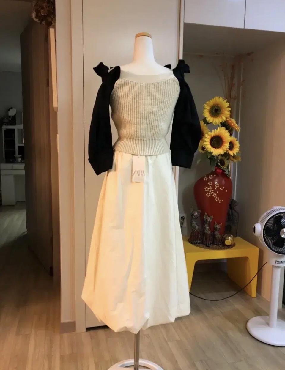 [택있는 새상품] 자라 벌룬소매 니트 블라우스