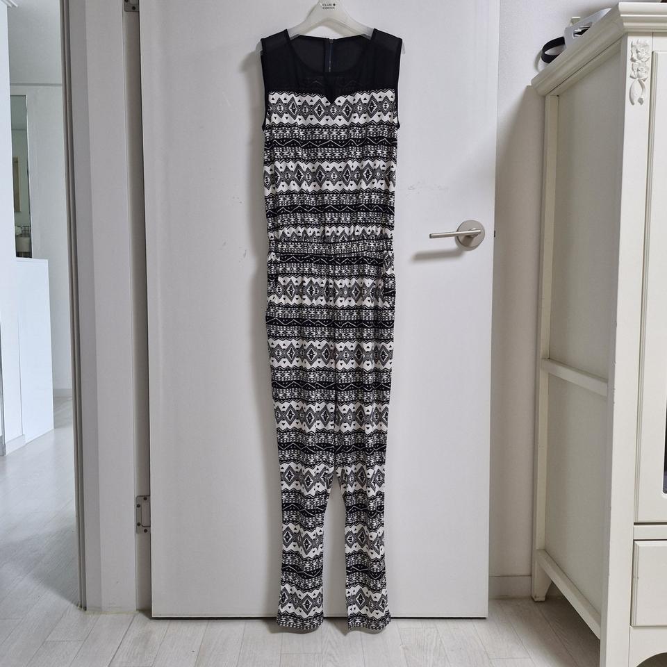 (새상품 프리)허리밴딩 민소매점프수트