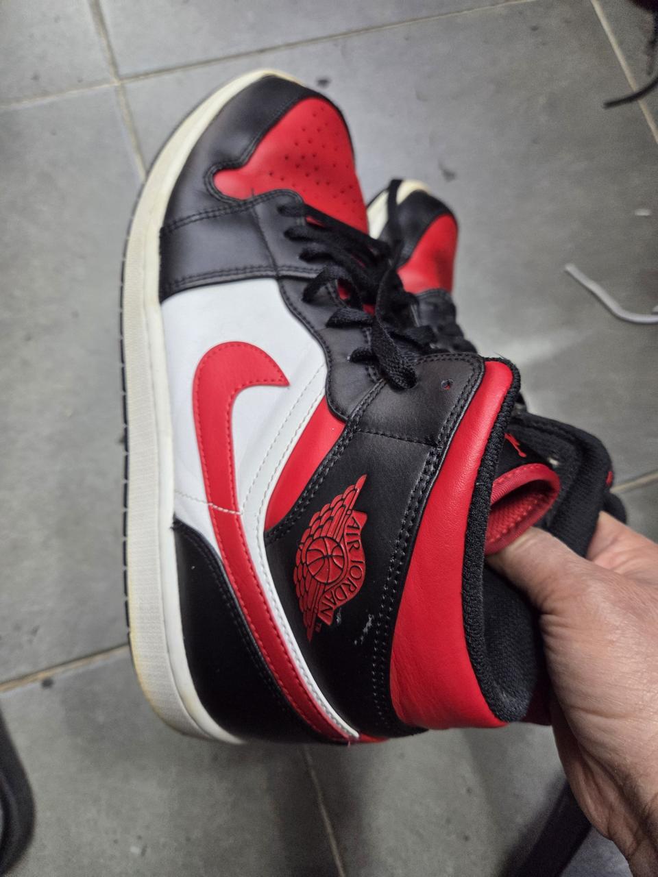 나이키 에어 조던 1. 300