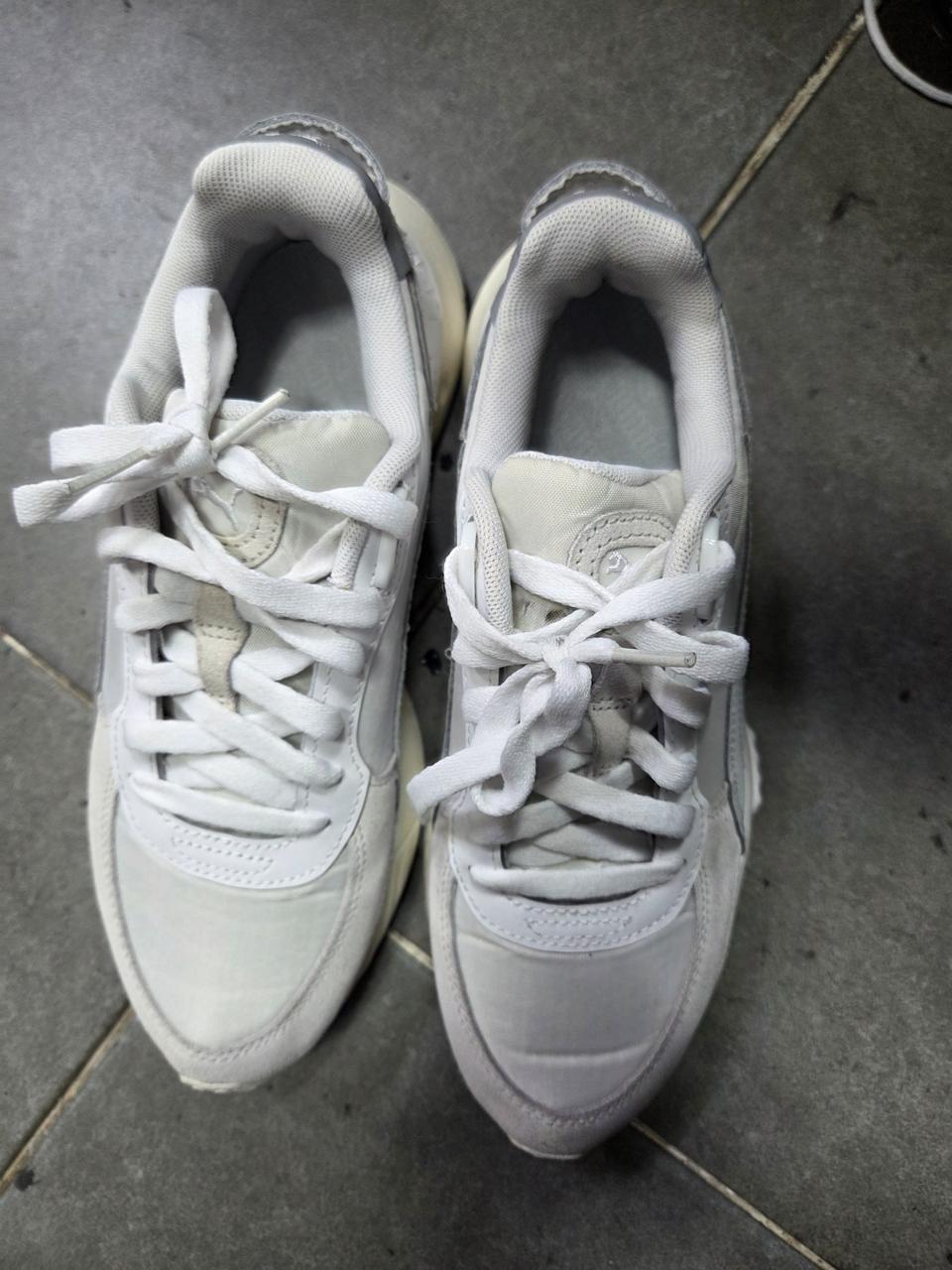 나이키 에어맥스 245