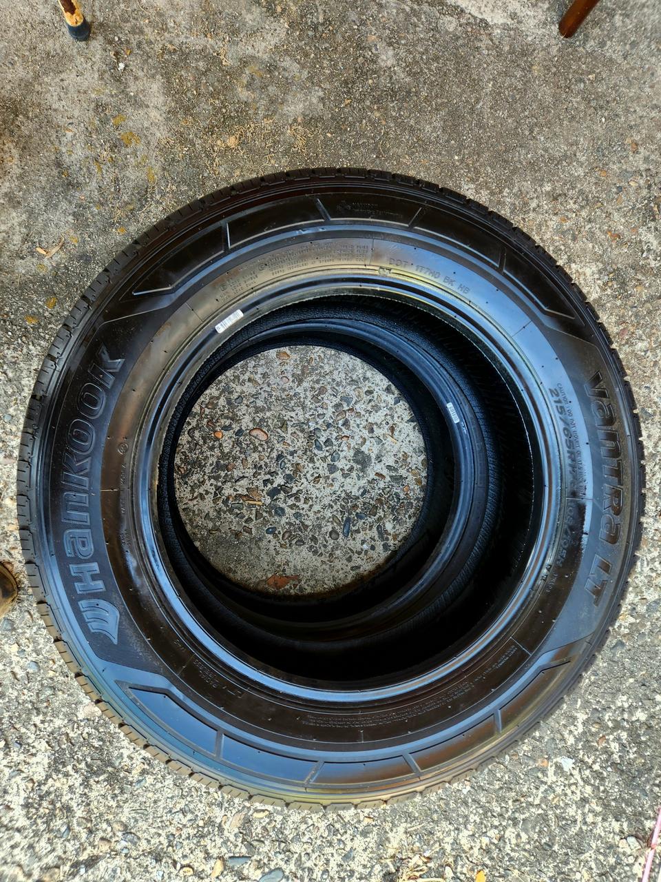215 65 17 스타렉스. 스타리아. 타어어팝니다