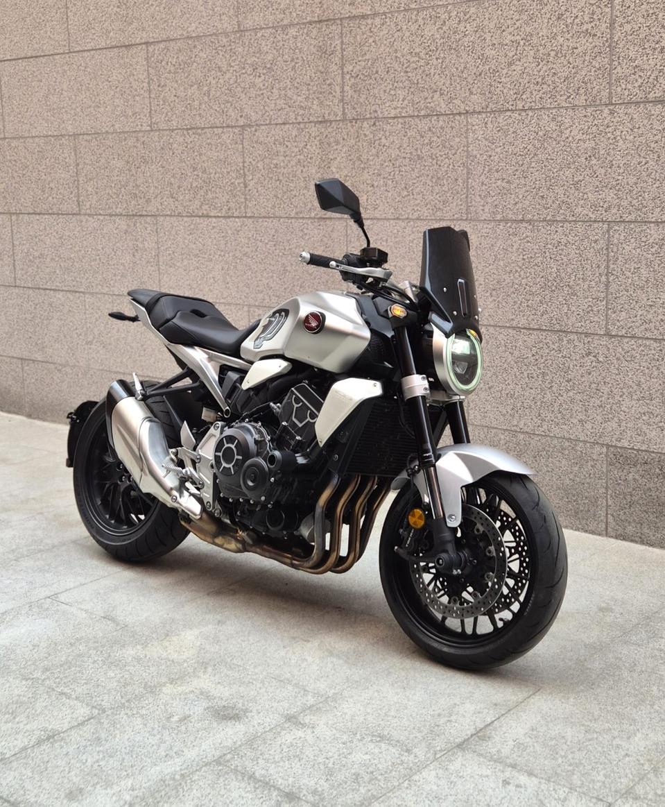 [사용검사완] 2022 CB1000R 9천키로 판매합니다.