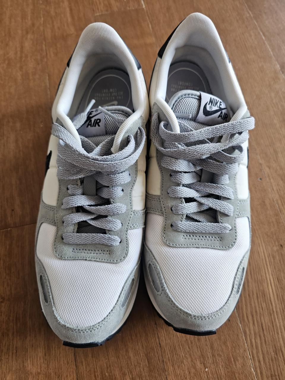 나이키 에어 볼텍스(1회착용) 255