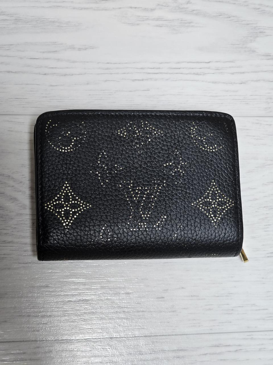 정품 루이비통 클레아 마히나 반지갑 (M82743)