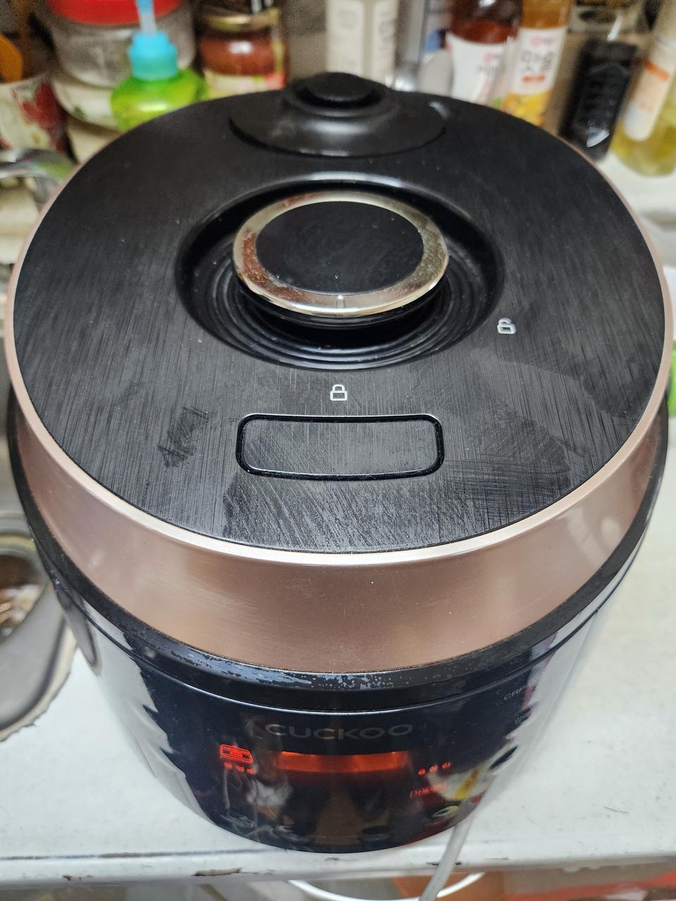 쿠쿠 10인용 열판방식 분리형 스텐커버 말하는 압력밥솥 판매합니다