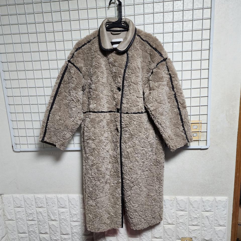 (새상품)H&M(롱/인조(폴리))무스탕(여오버핏95)