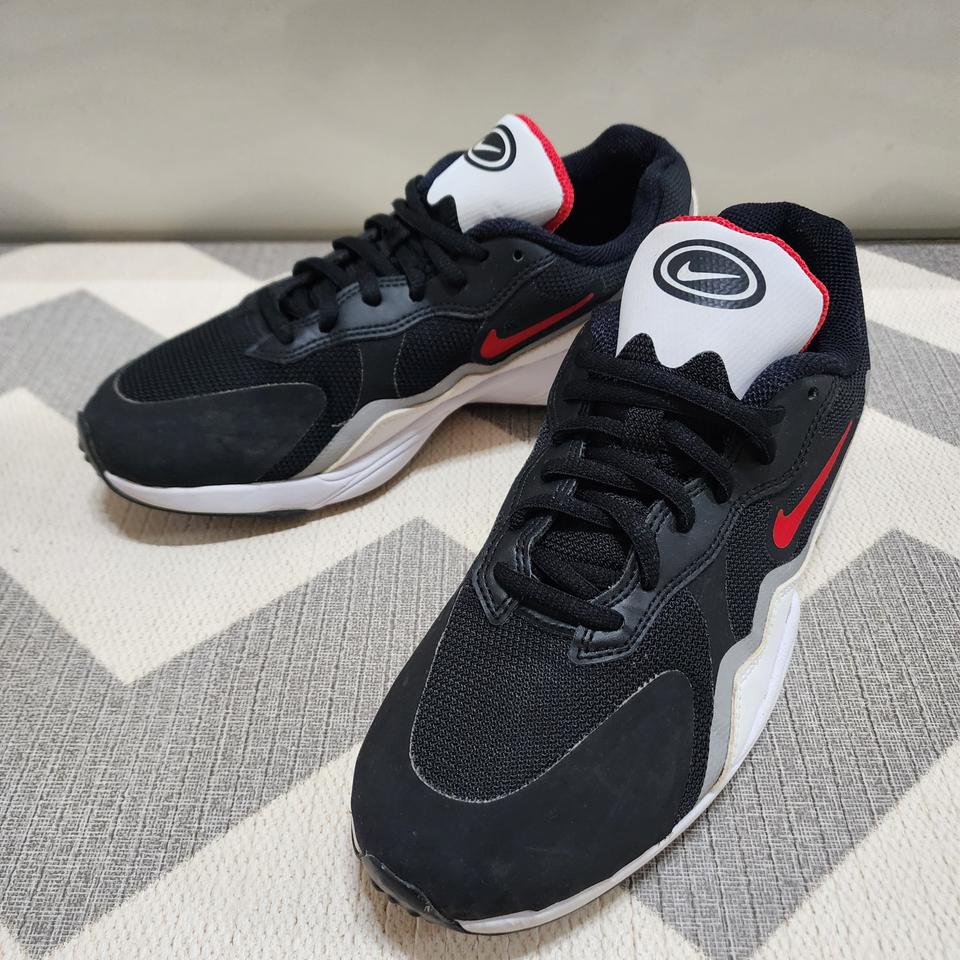 나이키 알파 라이트 검흰 260