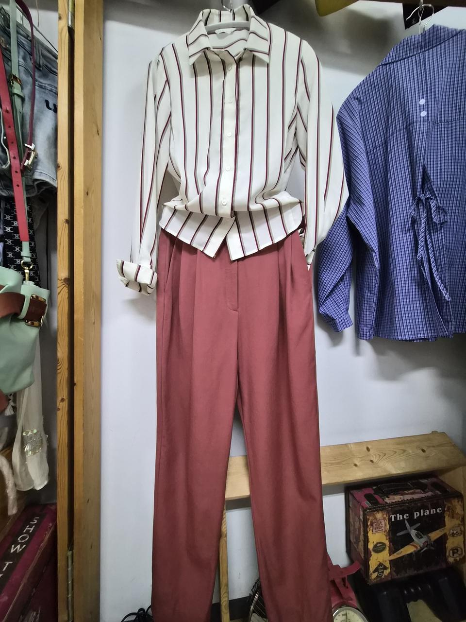 잇미샤스트라이프 셔츠. 미샤춘추슬랙스