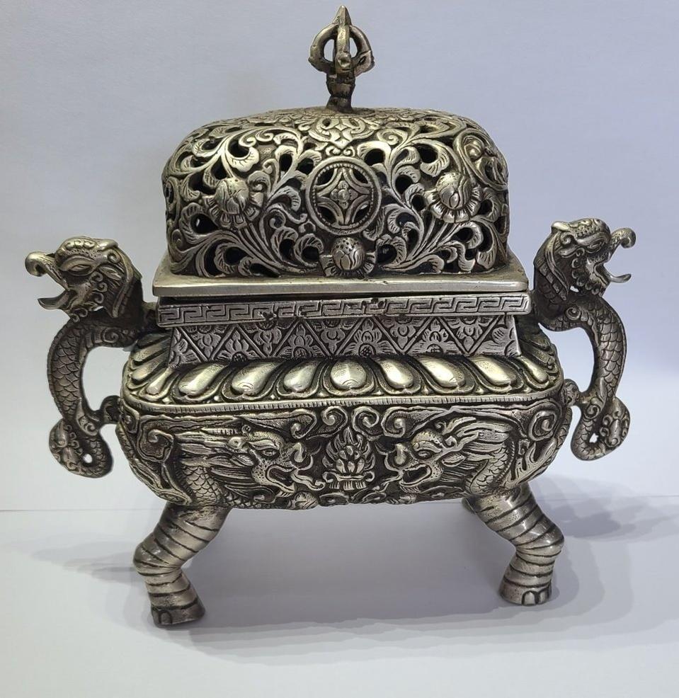 백동투각향로
