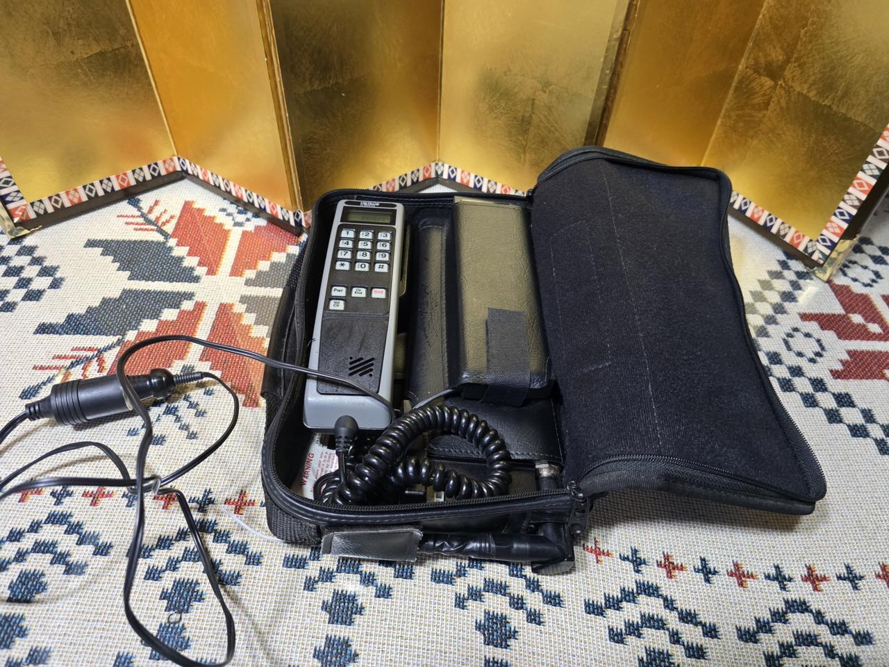추억속의 빈티지 모토로라 카폰(1)
