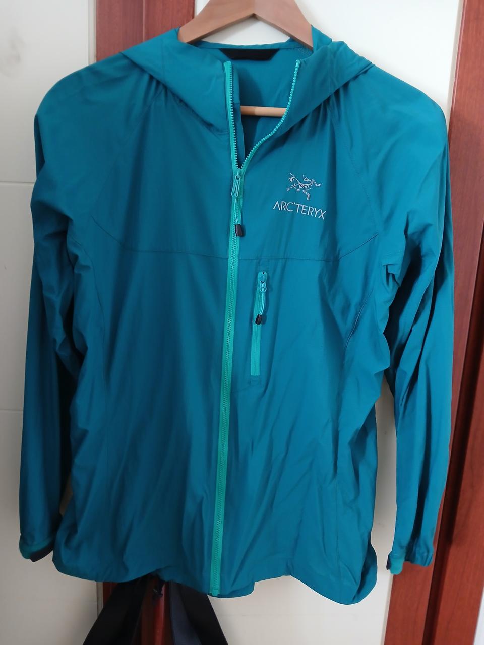 아크 테릭스 바람막이