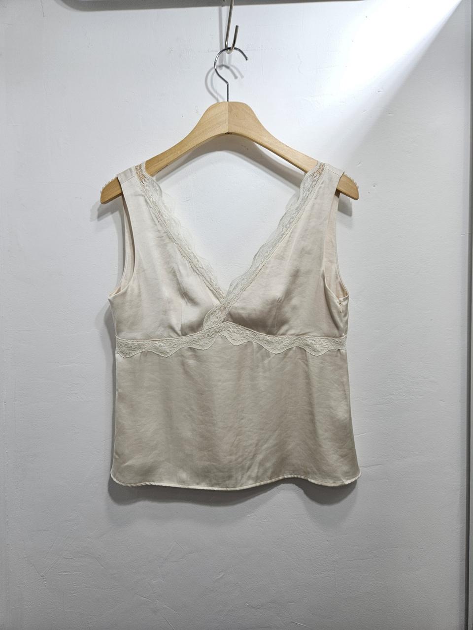 레이스 장식 나시 블라우스