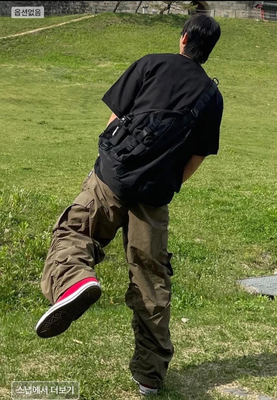 거의새거) 얼티메이크 1750 슬링백 크로스백 블랙