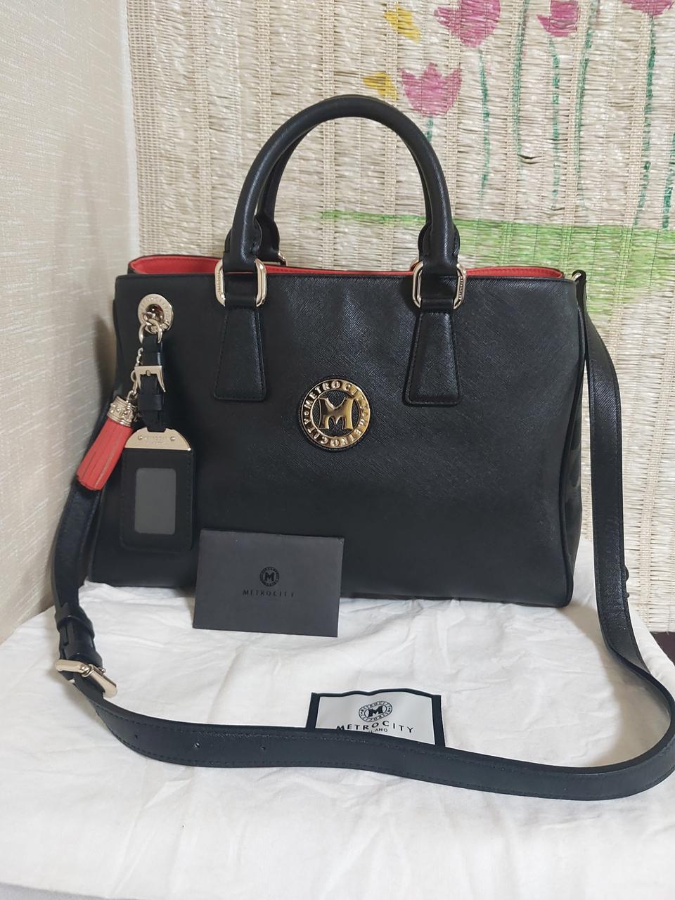 메트로시티 블랙 토트백 크로스가방