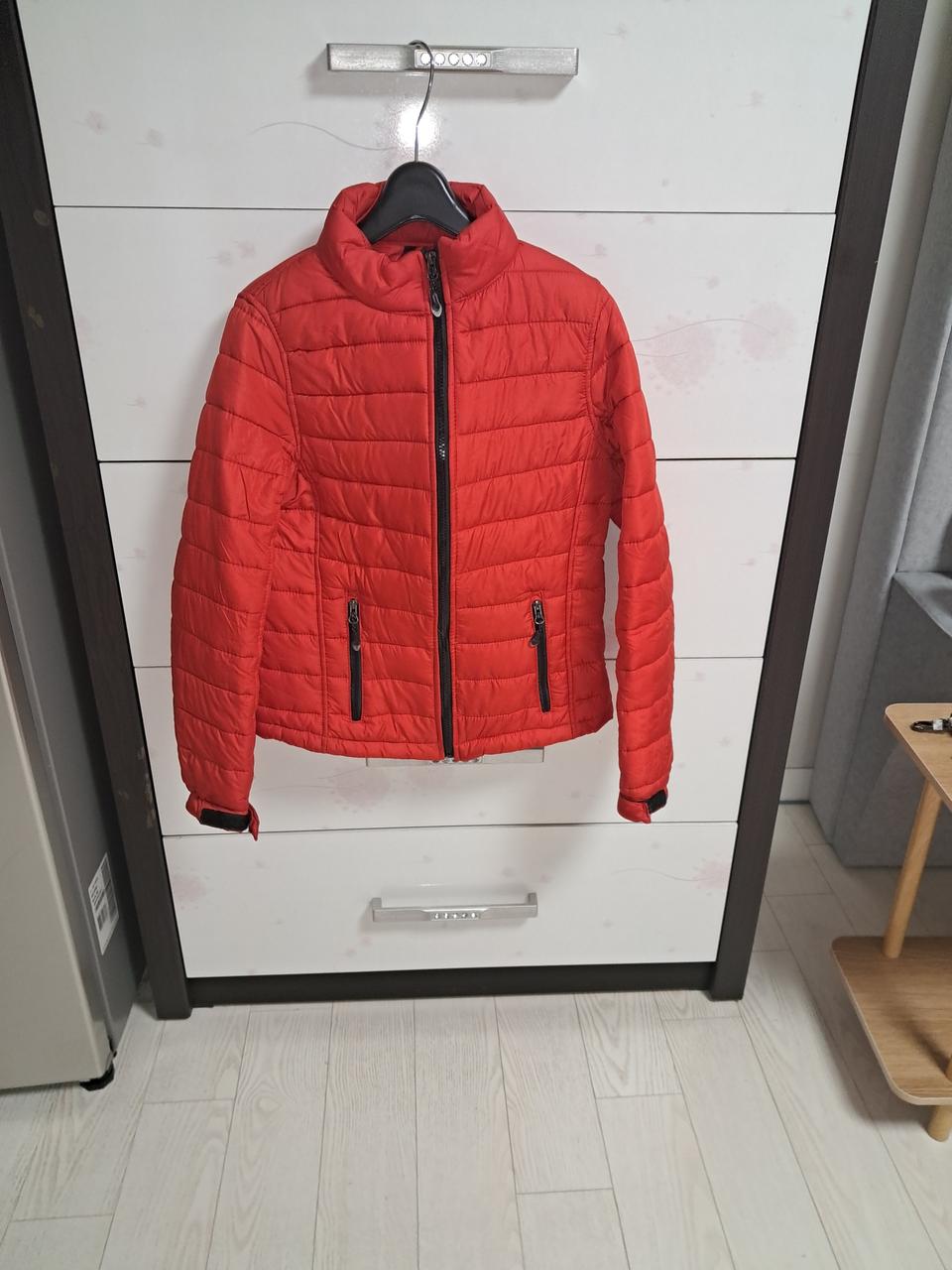 빨간경량패딩