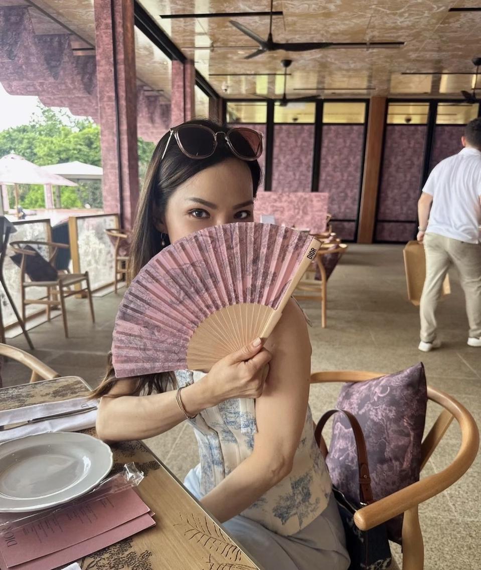 디올뷰티 리비에라 부채 핑크 디올 기프트