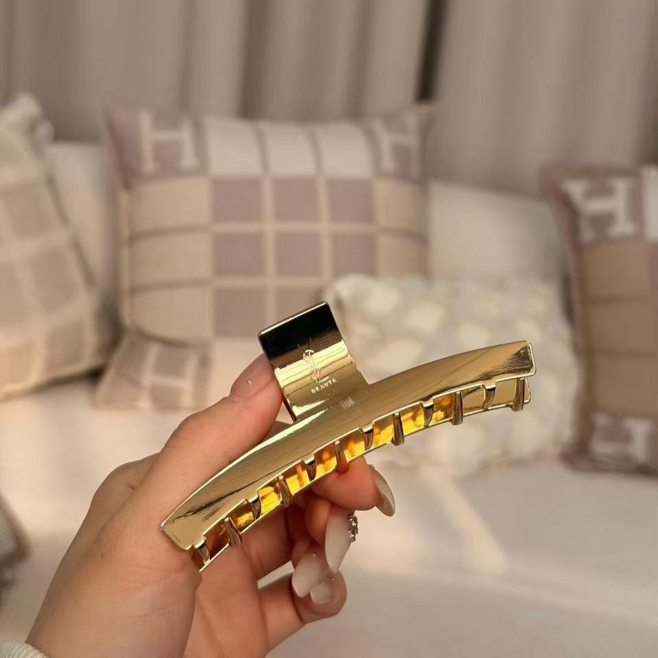 입생로랑 뷰티 헤어 클립 생로랑 집게핀 골드 기프트