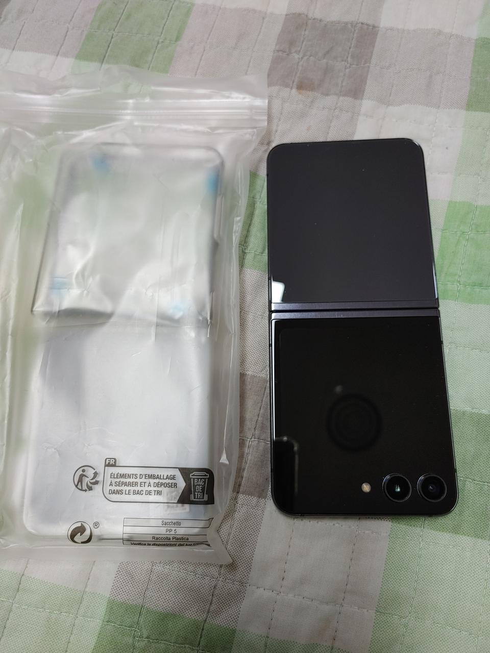 새폰급 ㅡ 갤럭시 Z플립5 256GB