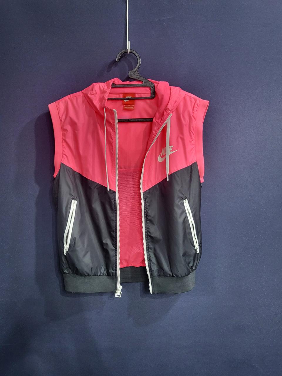 나이키 윈드러너 베스트