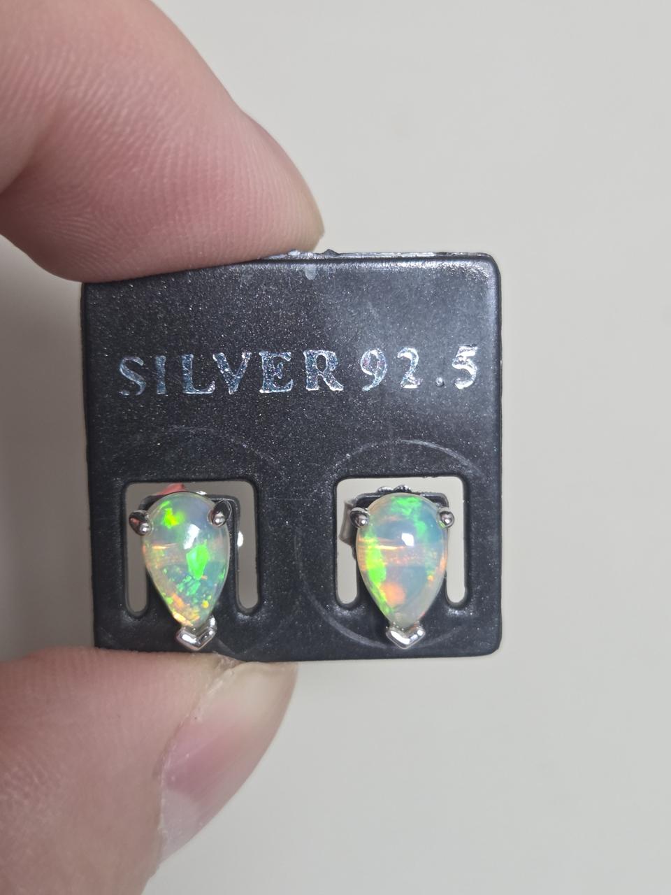 오팔 은 귀걸이