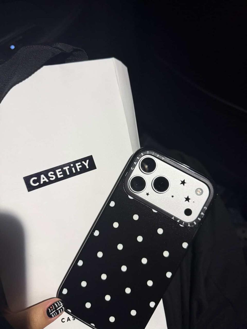 케이스티파이 17프로맥스 케이스 팝니다