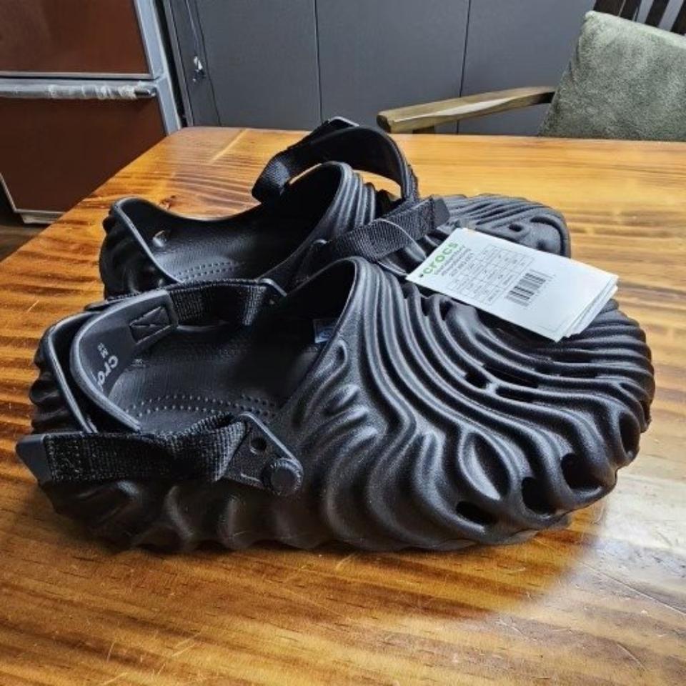 새상품 크록스 살레헤 뱀버리 폴렉스 크로그 블랙 (새스콰치)2