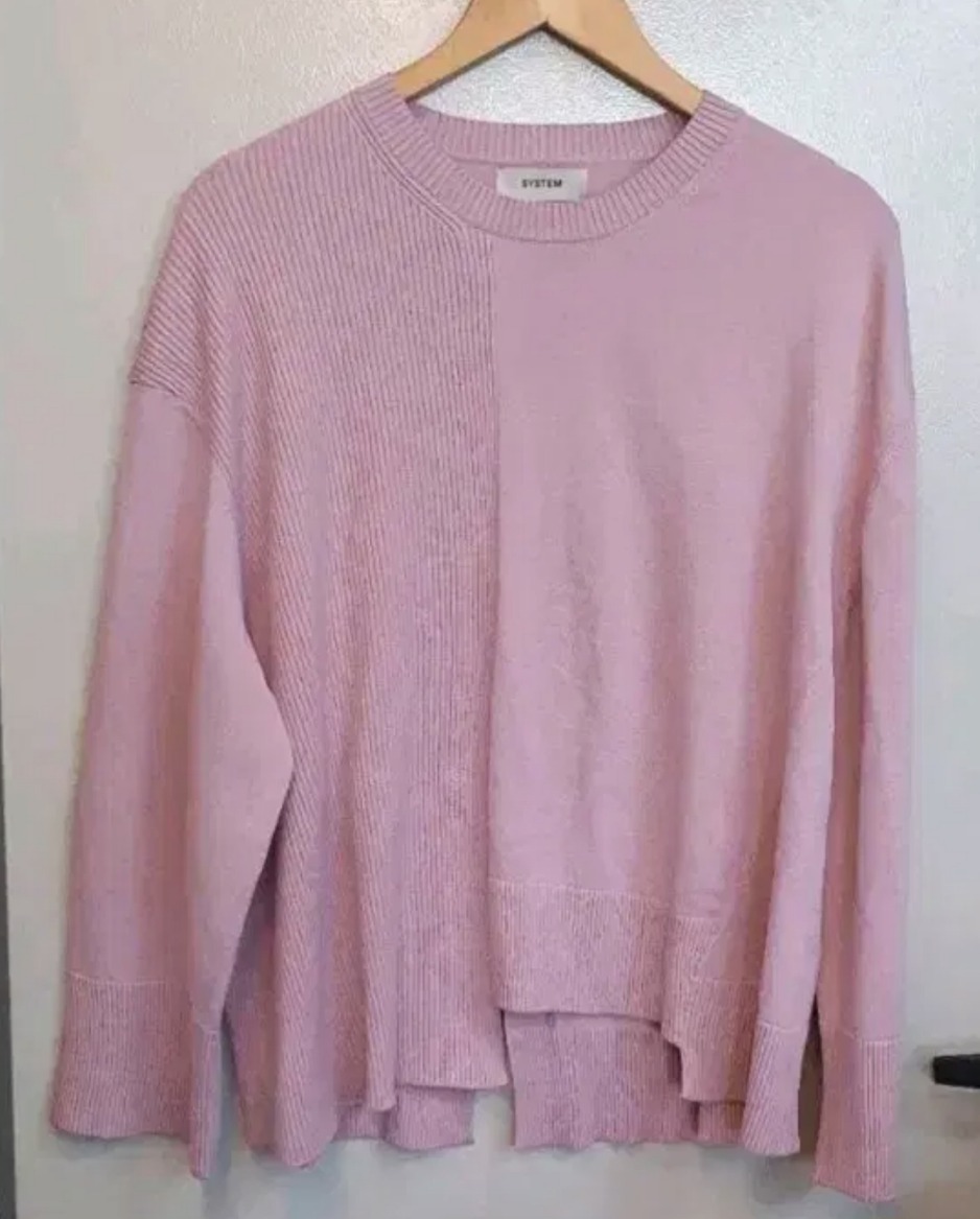 SYSTEM 브랜드 핑크퍼플 니트90F 독특하게 니트 짜임이 반반 다르게