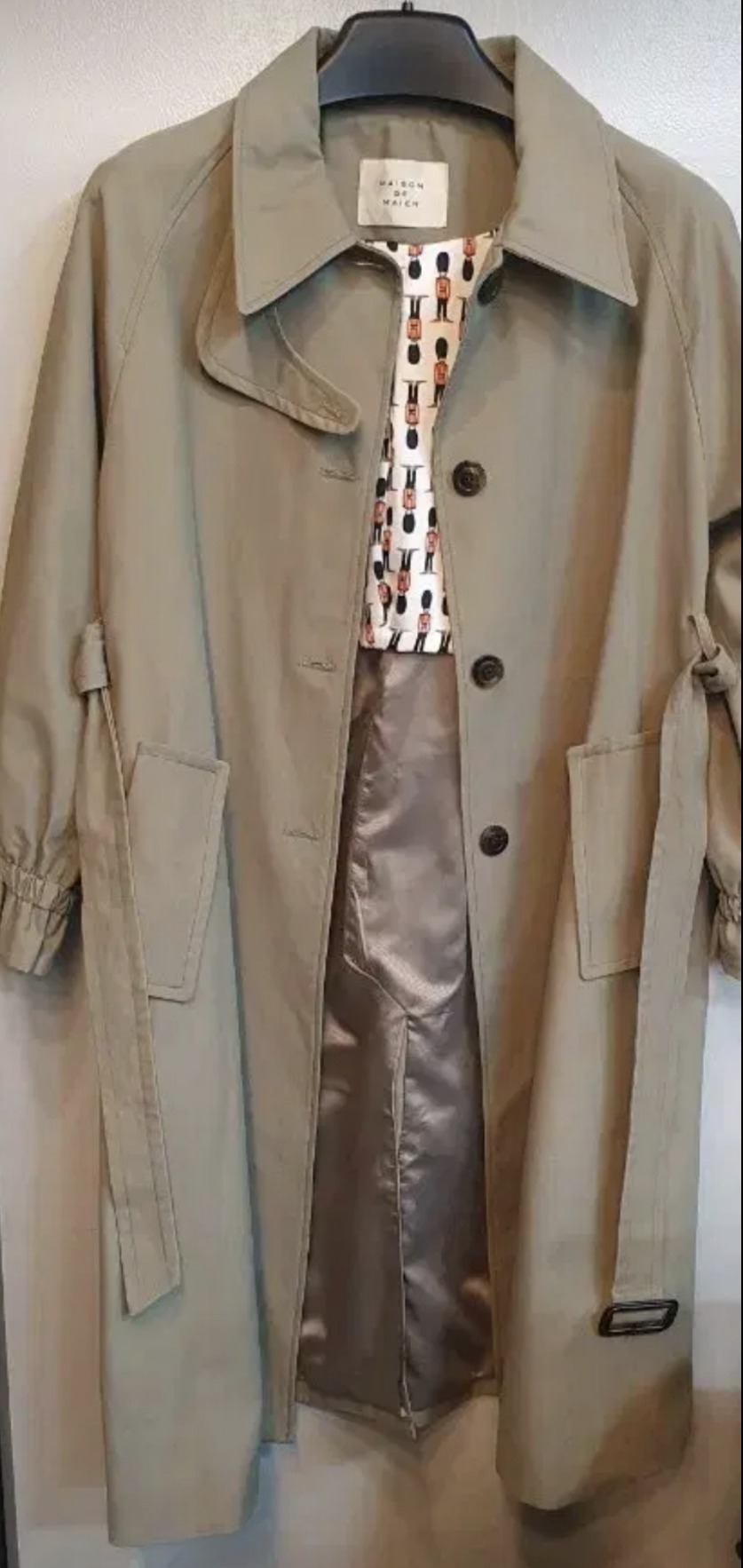 제평 고퀄  메종드메이드 트렌치코트 판매합니다. 프리사이즈 제품으로 누구