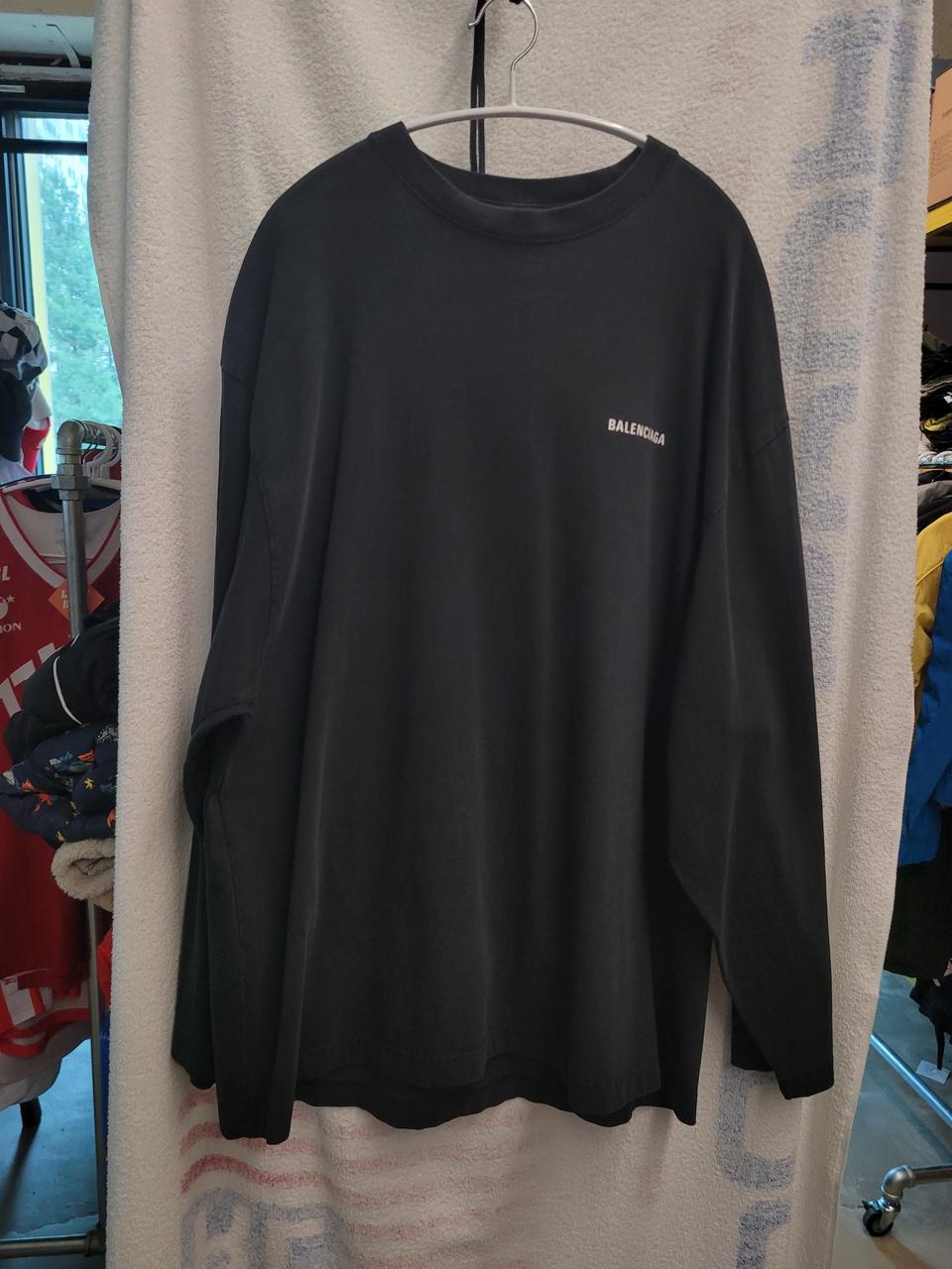 발렌시아가 라운드 긴팔 남성 S 훨크게 나왔슴