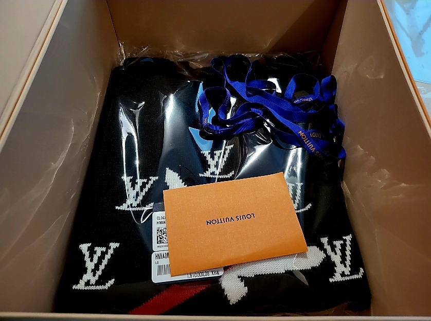 루이비통 클락 인따르시아 니트