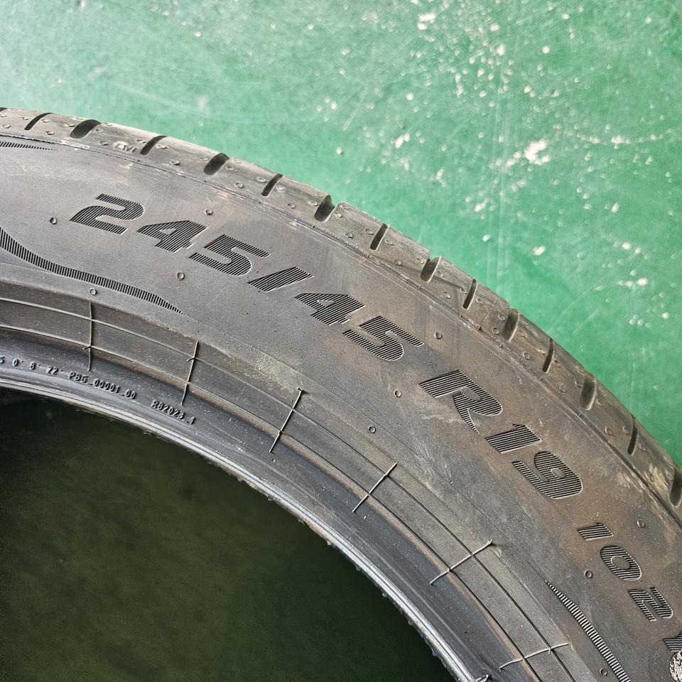 245 45 19 pzero 임판급 중고타이어 팝니다