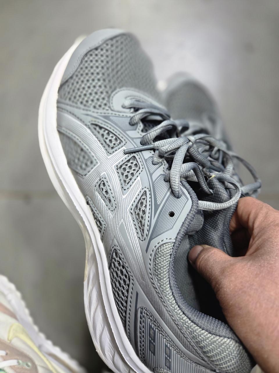 아식스 운동화 255