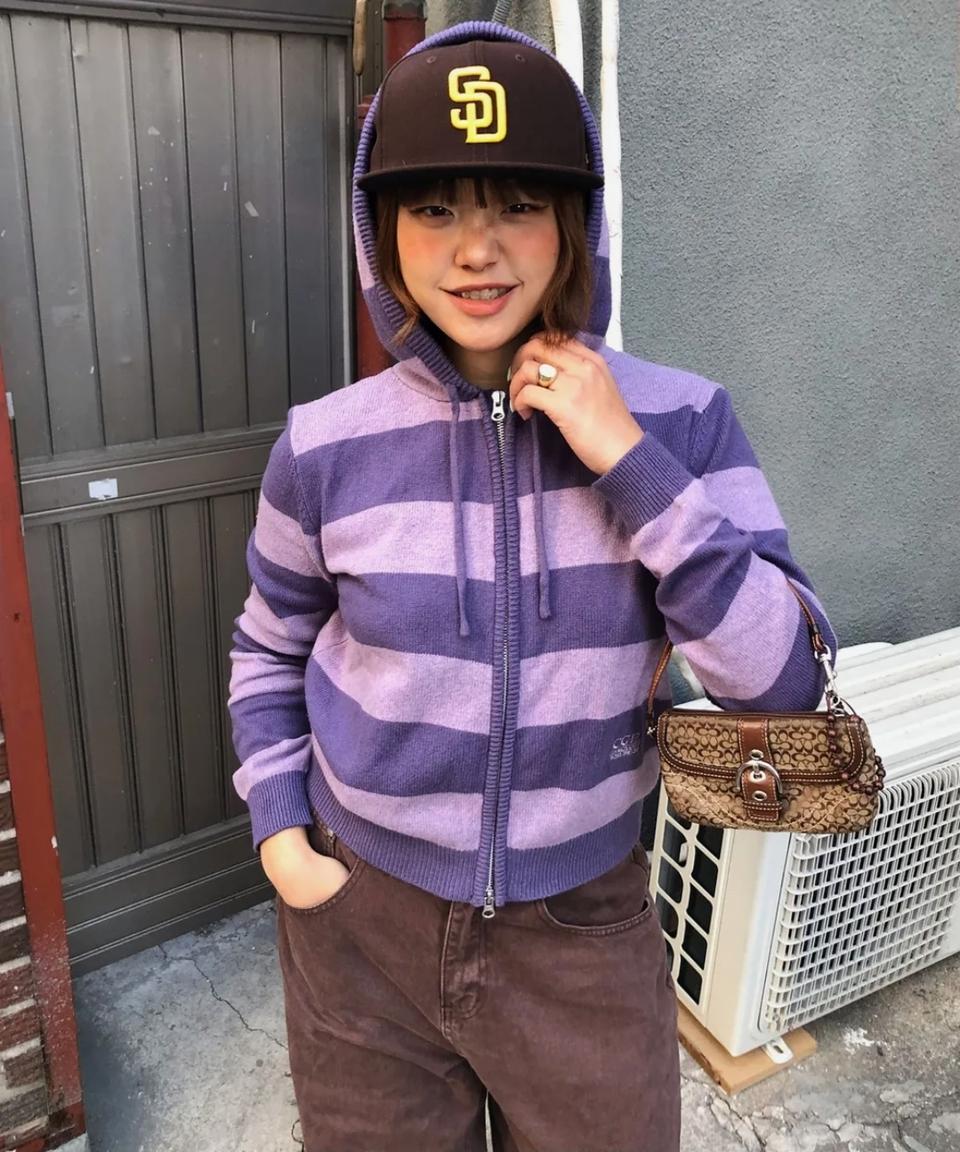 203 코드그라피 스트라이프 니트 후드 집업-라벤더