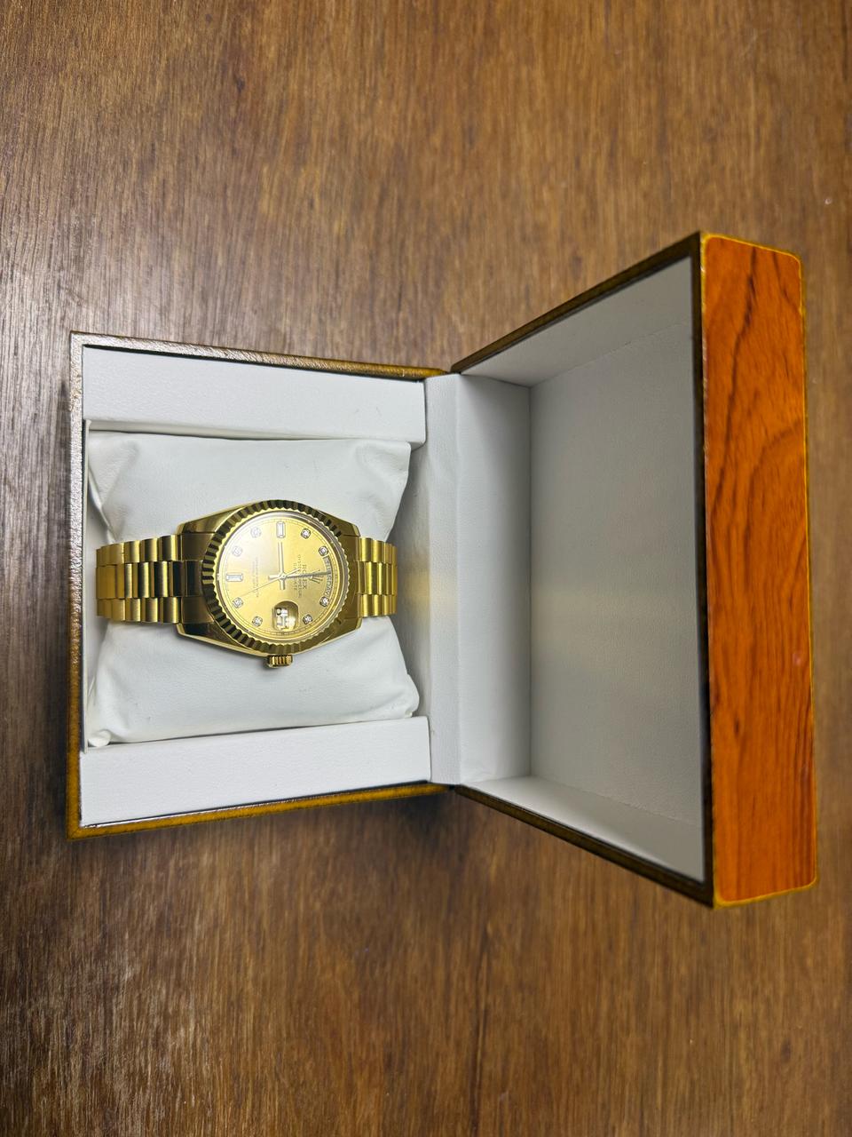 18k 금장 시계