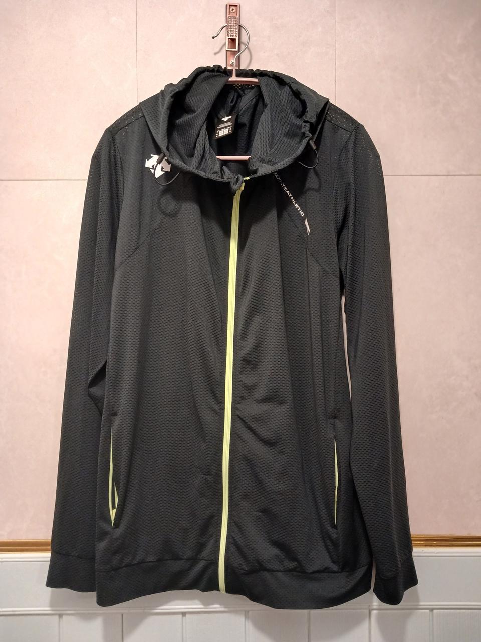 데상트 정품 남성 바람막이 105 사이즈