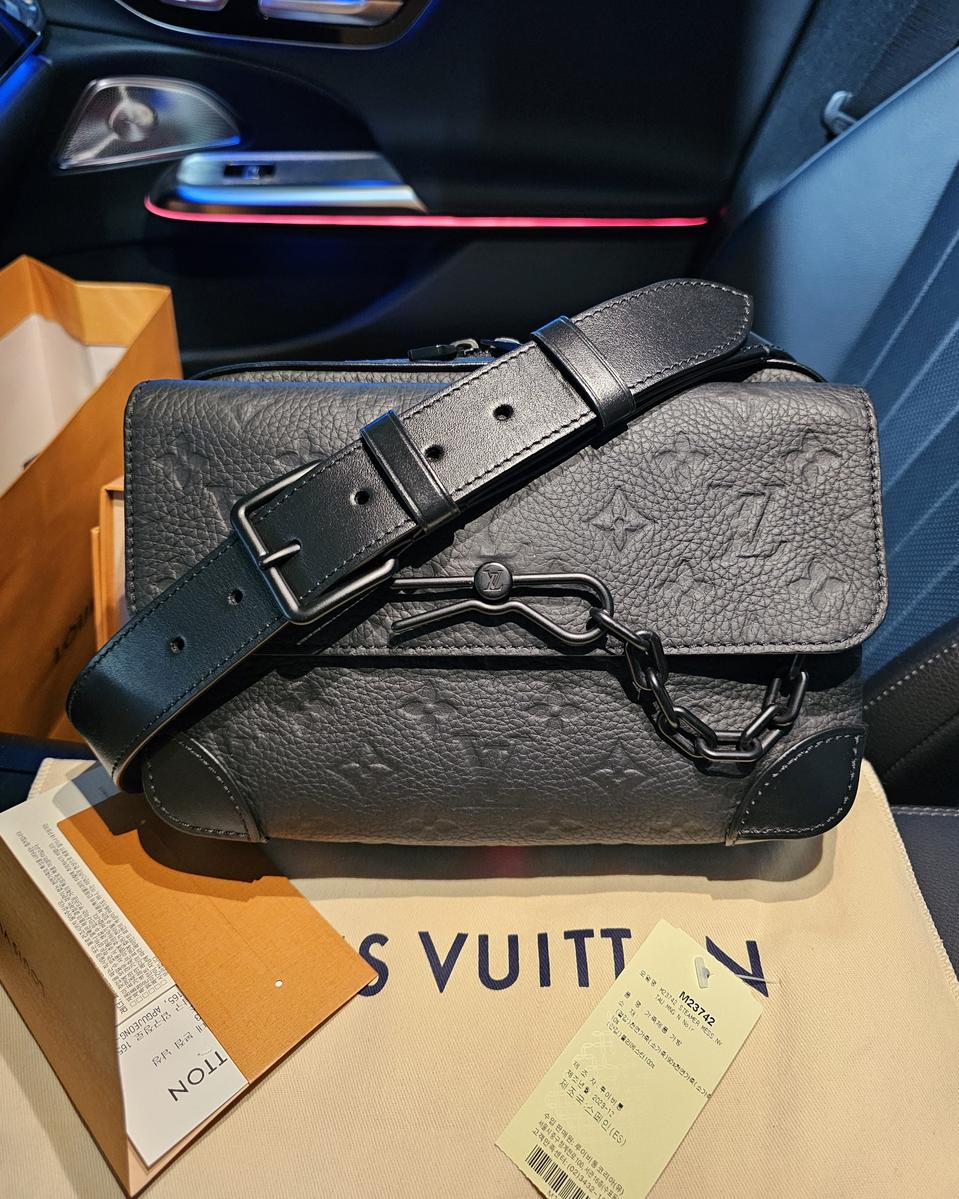 루이비통 퍼렐 토리옹 스티머 트렁크 메신저 크로스백