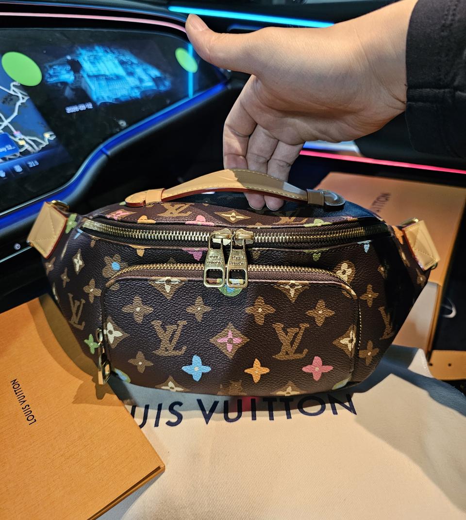 루이비통 타일러x퍼렐 강아지 초콜릿 러쉬 범백 토트백