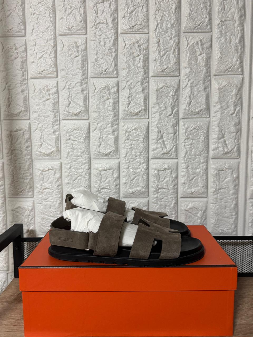[41] 에르메스 지니어스 스웨이드 샌들