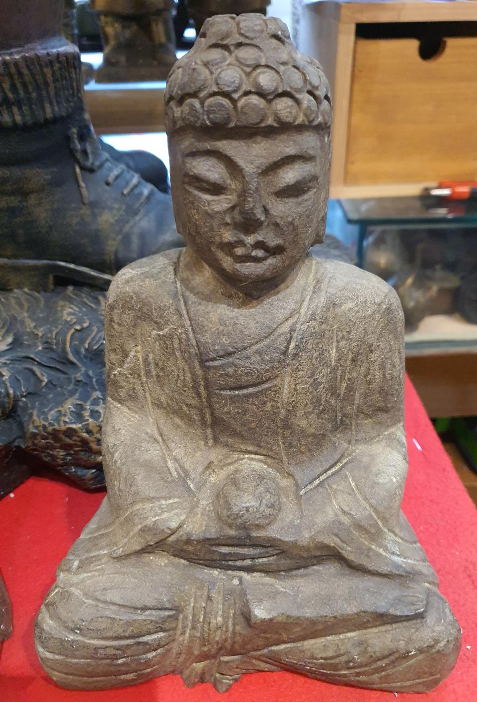 돌 부처님 석상