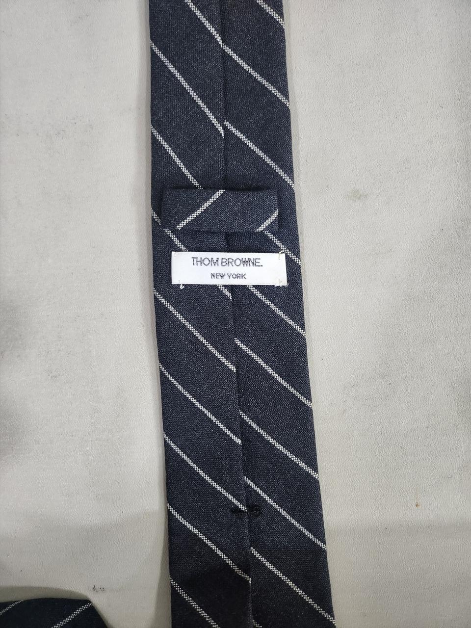톰브라운 넥타이