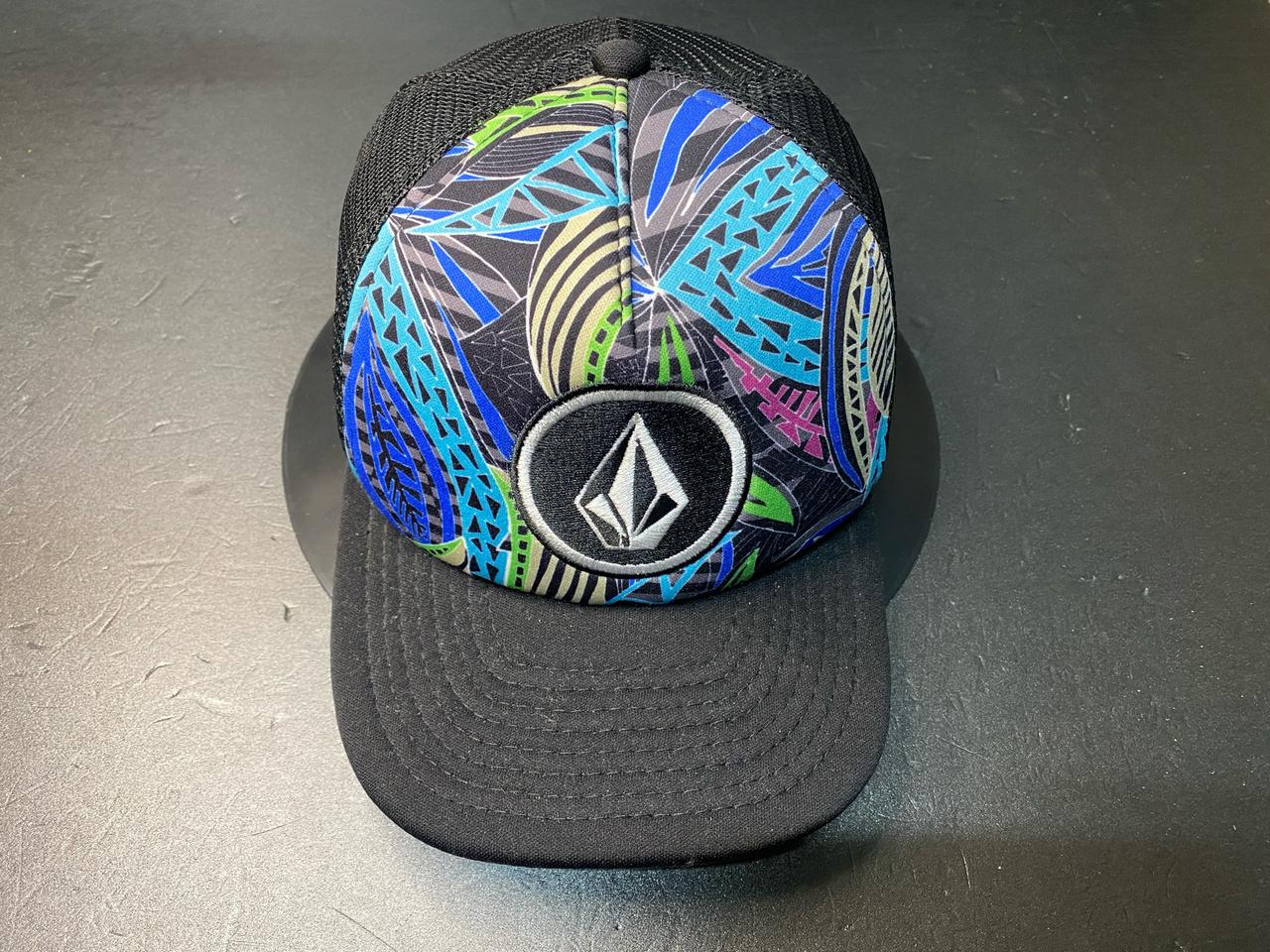 Newera x volcom vintage trucker cap