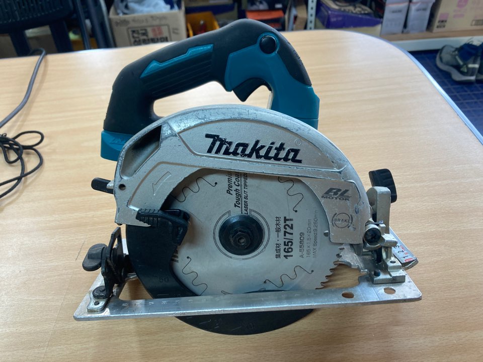 마끼다 DHS661 충전 원형톱 본체만