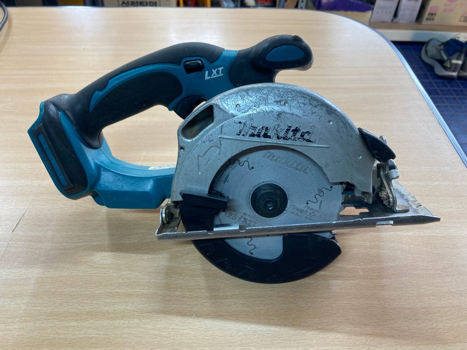 마끼다 DSS501 충전 원형톱 베어툴