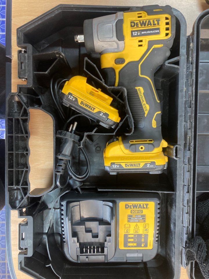 디월트 DCF902 임팩 렌치 세트